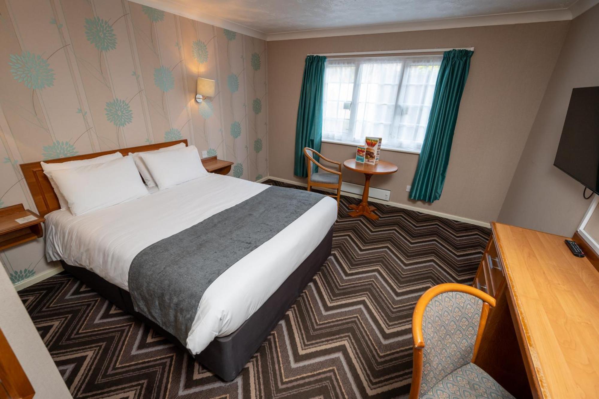 Bridge Hotel